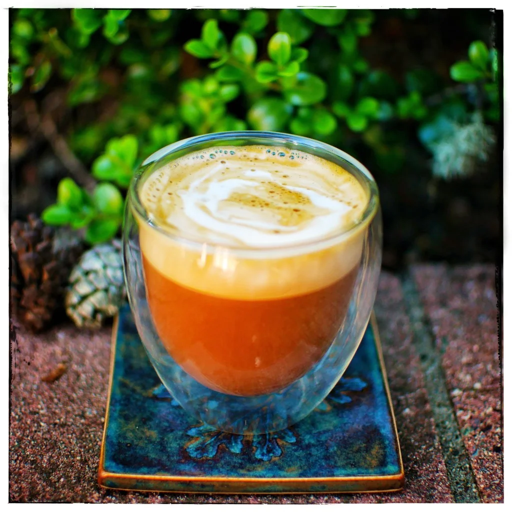 Filter Kaapi being poured
